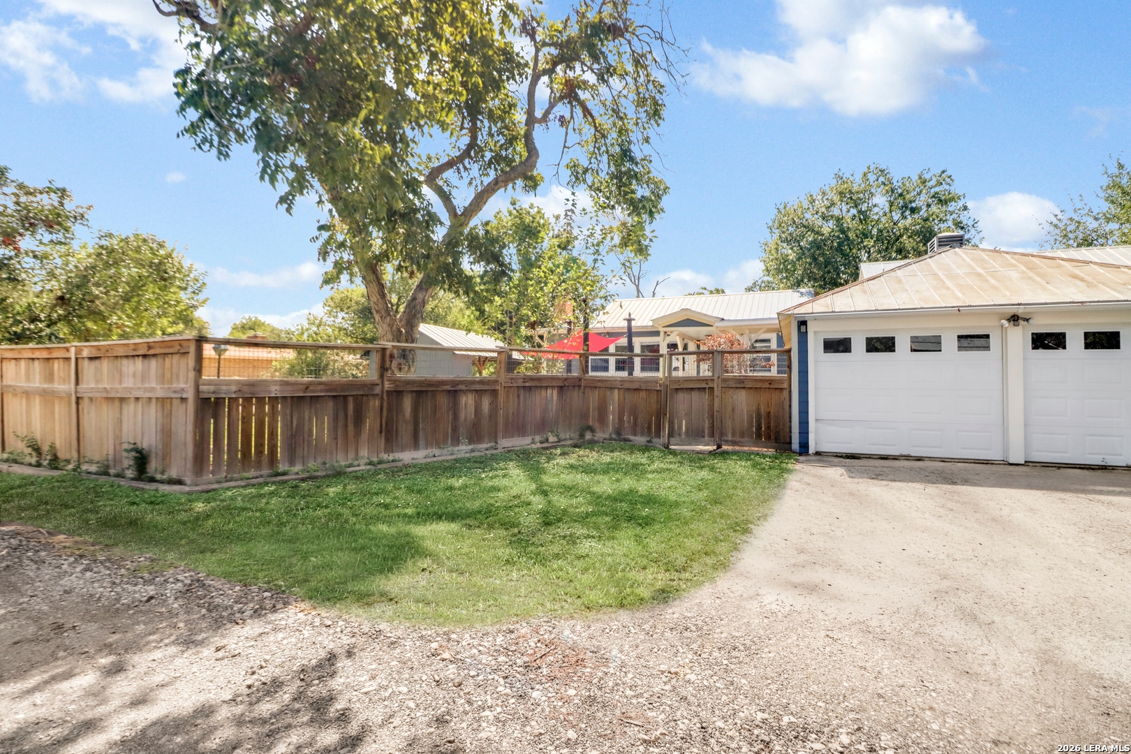 966 Bismark, Seguin, TX 78155