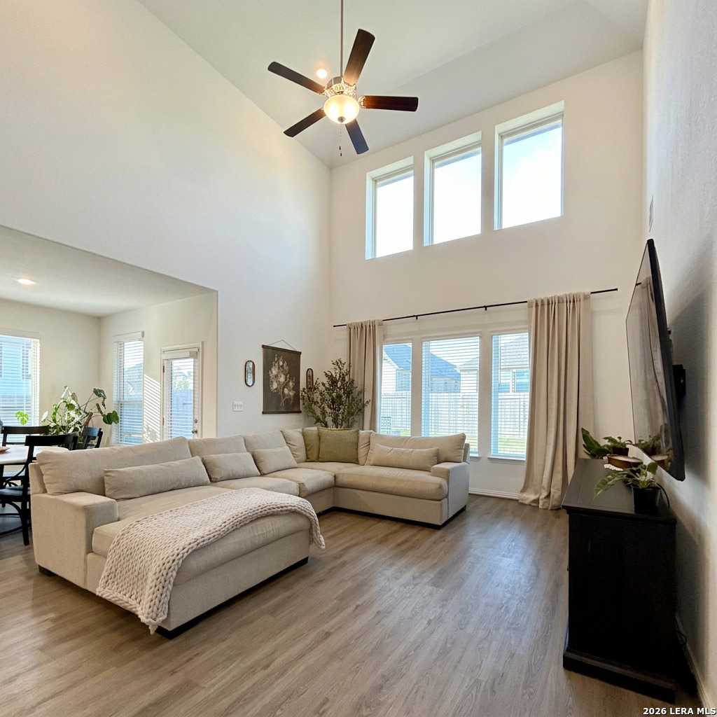 727 NAVARRO ST, New Braunfels, TX 78132