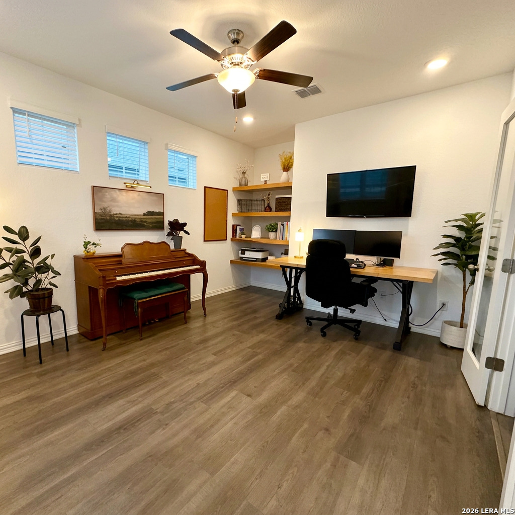 727 NAVARRO ST, New Braunfels, TX 78132