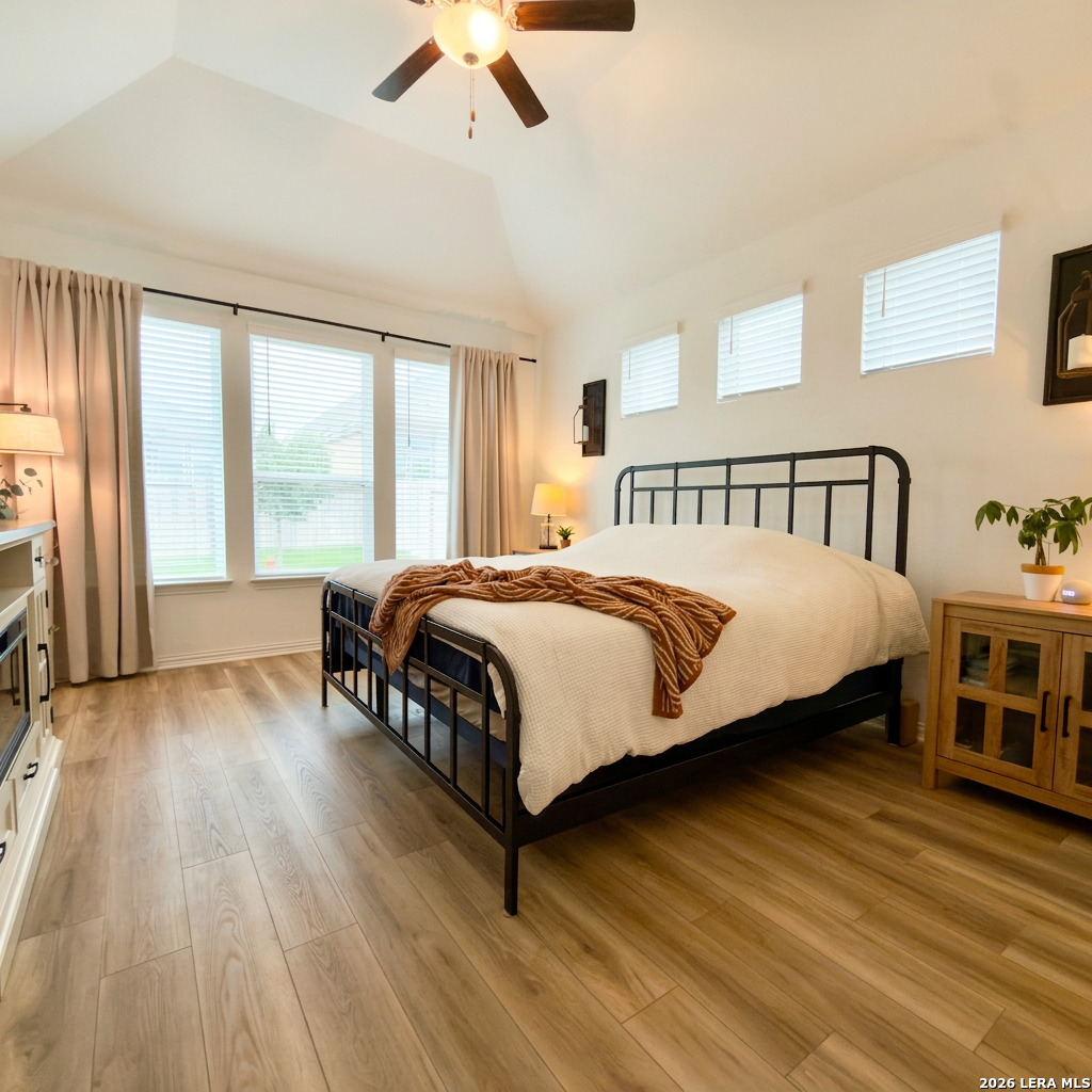 727 NAVARRO ST, New Braunfels, TX 78132