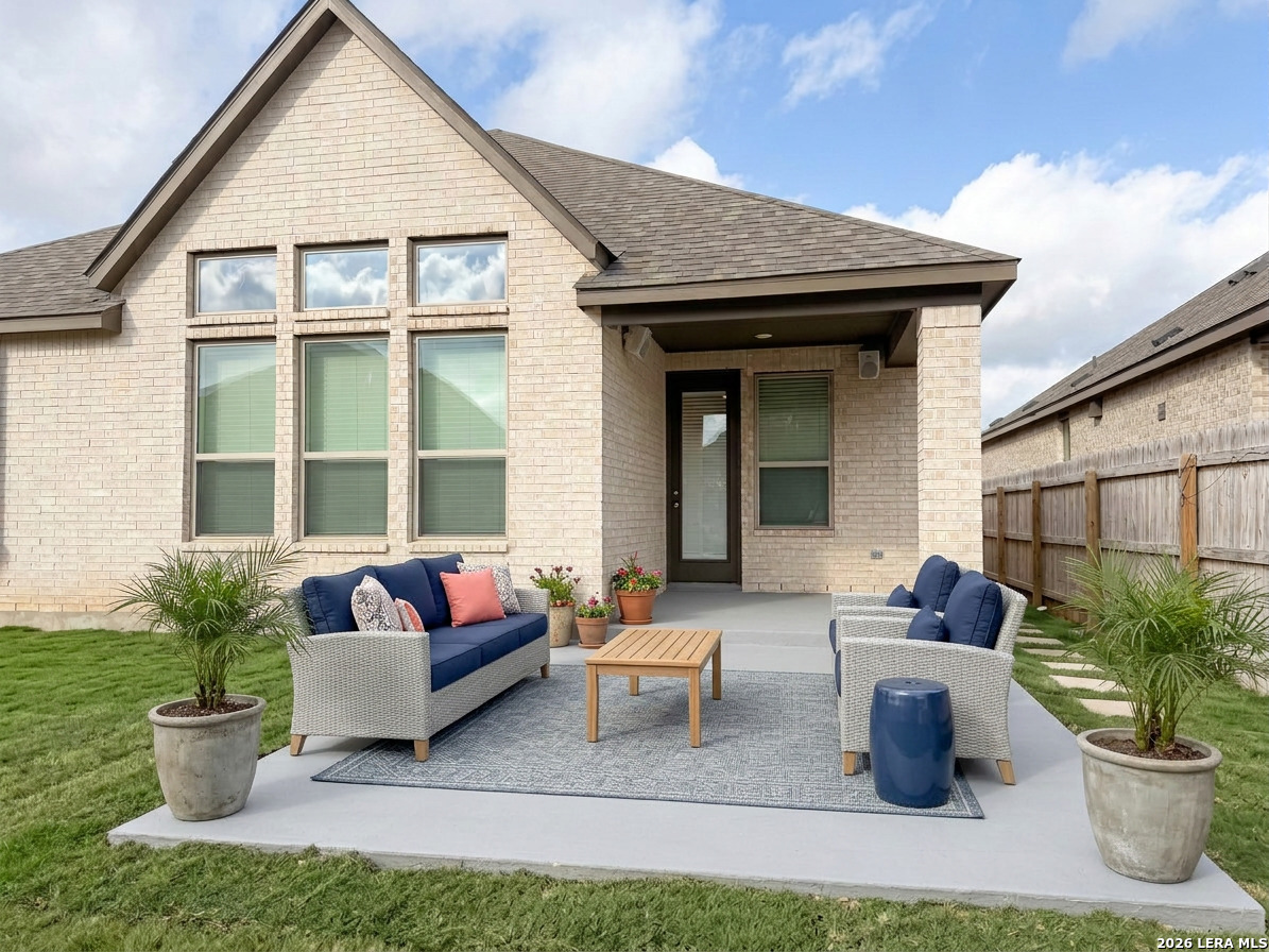 138 Red Oak, Castroville, TX 78009