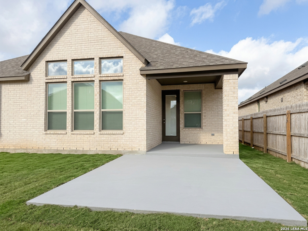 138 Red Oak, Castroville, TX 78009