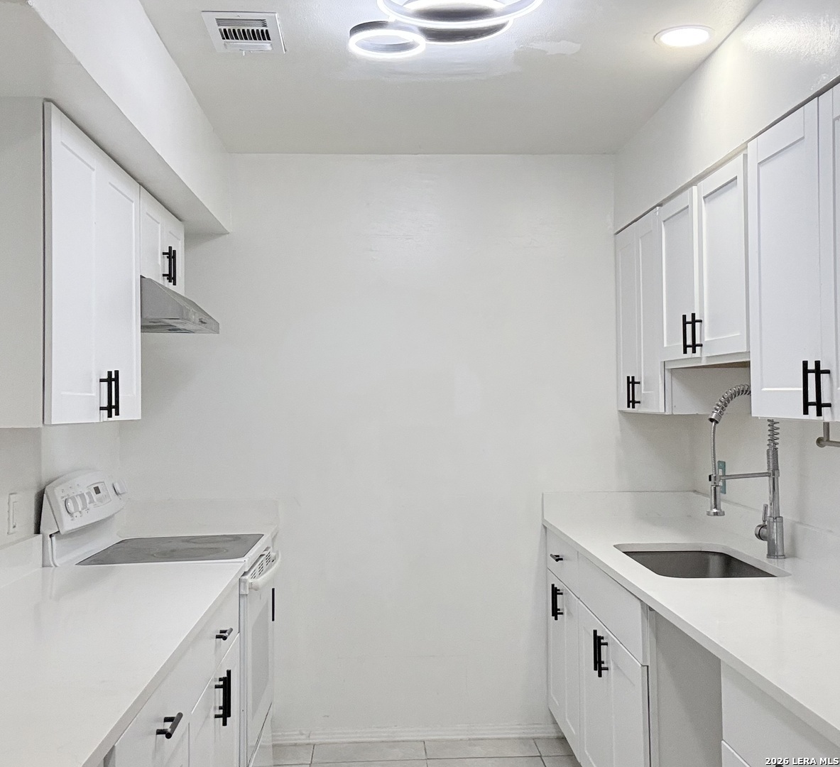 5234 VILLAGE ROW, San Antonio, TX 78218