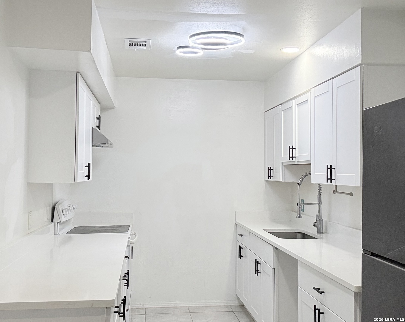 5234 VILLAGE ROW, San Antonio, TX 78218