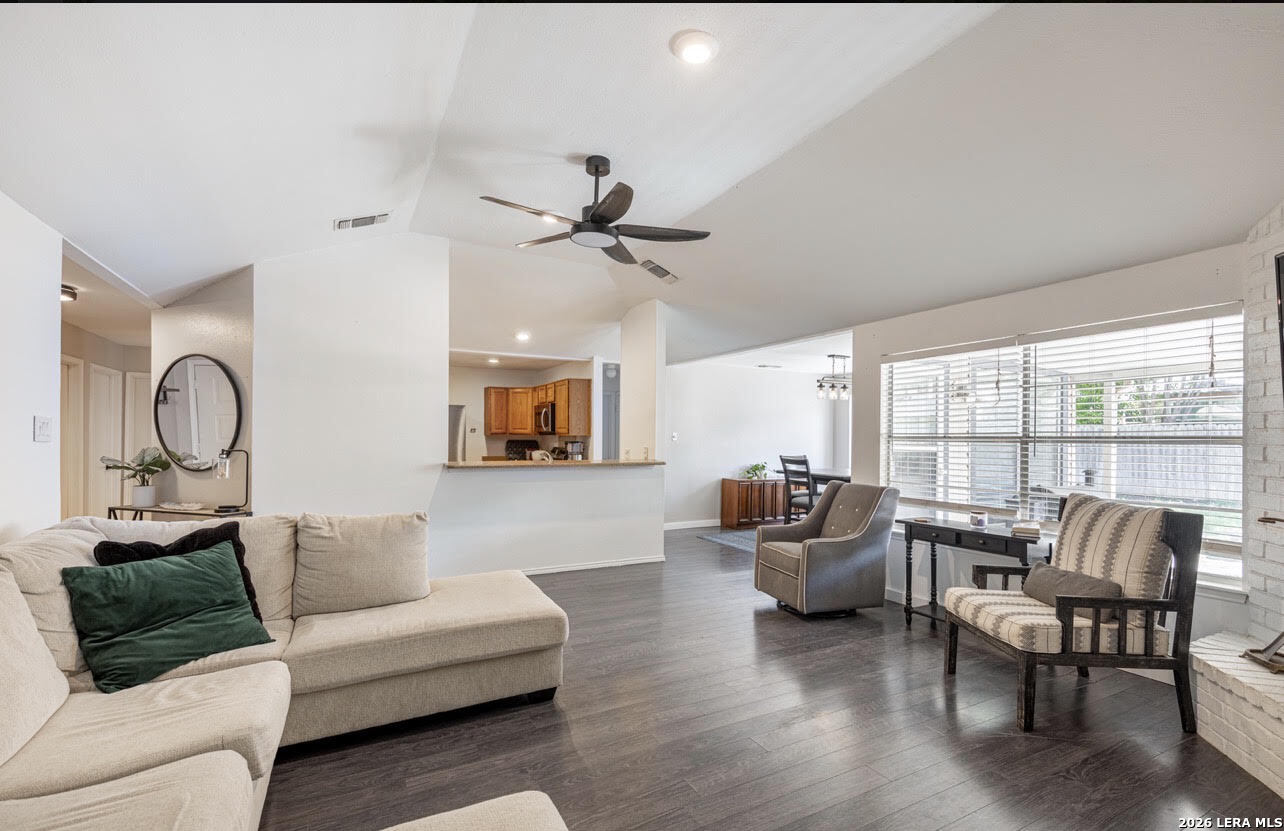 2600 STAR LIGHT LN, Schertz, TX 78154