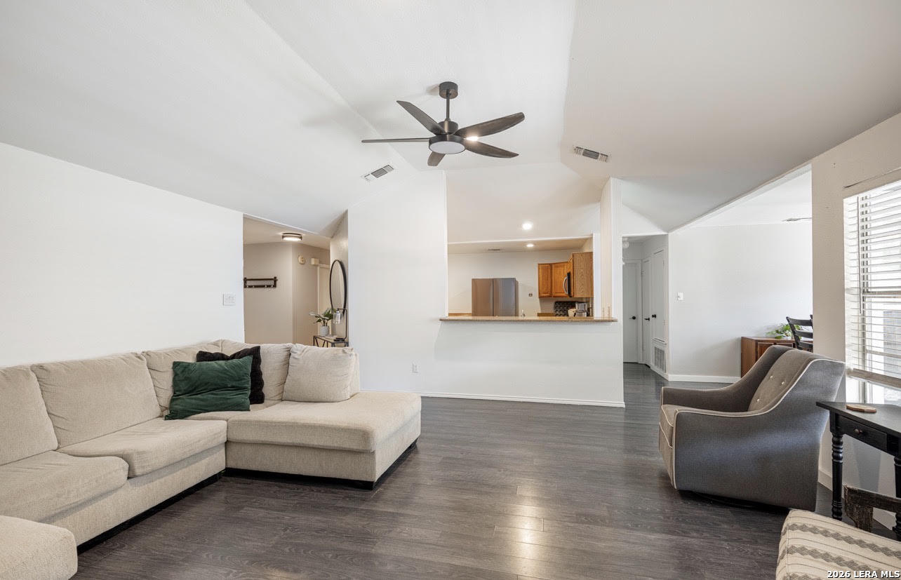 2600 STAR LIGHT LN, Schertz, TX 78154