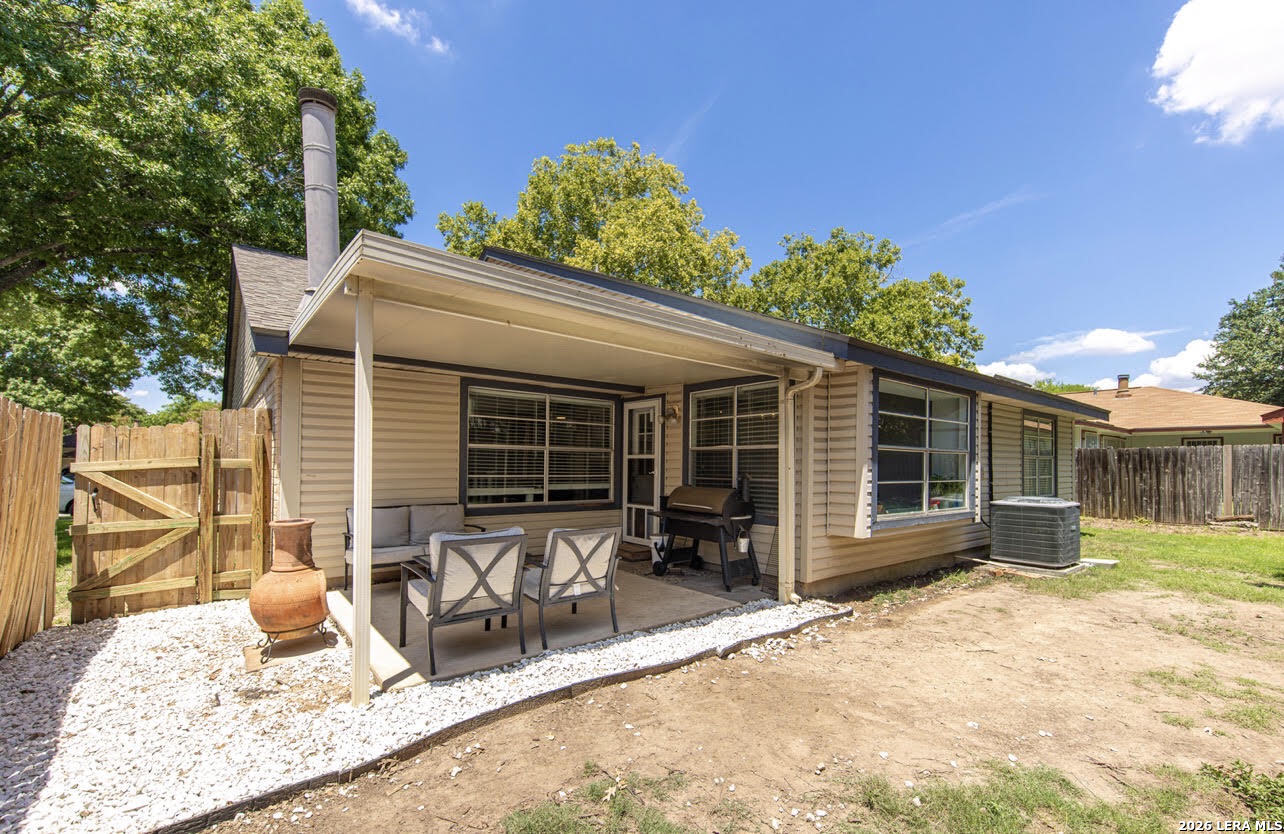 2600 STAR LIGHT LN, Schertz, TX 78154