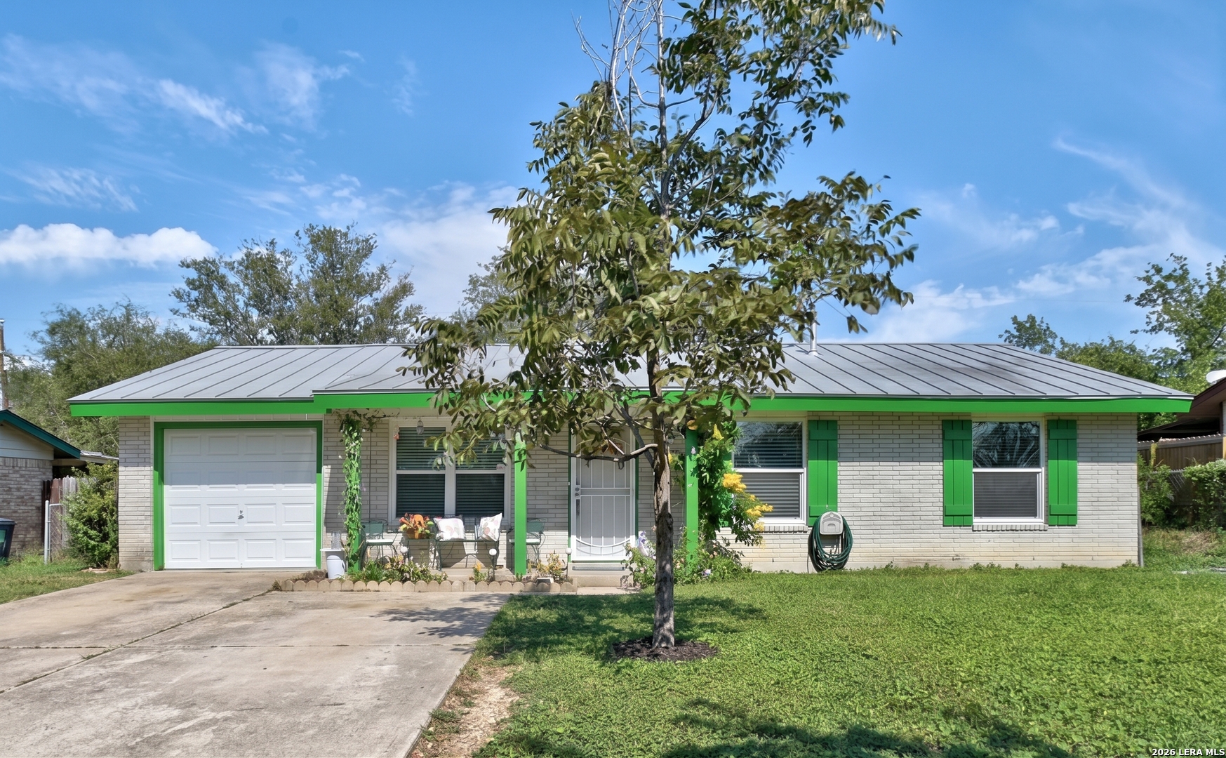 Property photo for 111 SHADOW VALLEY DR, San Antonio, TX