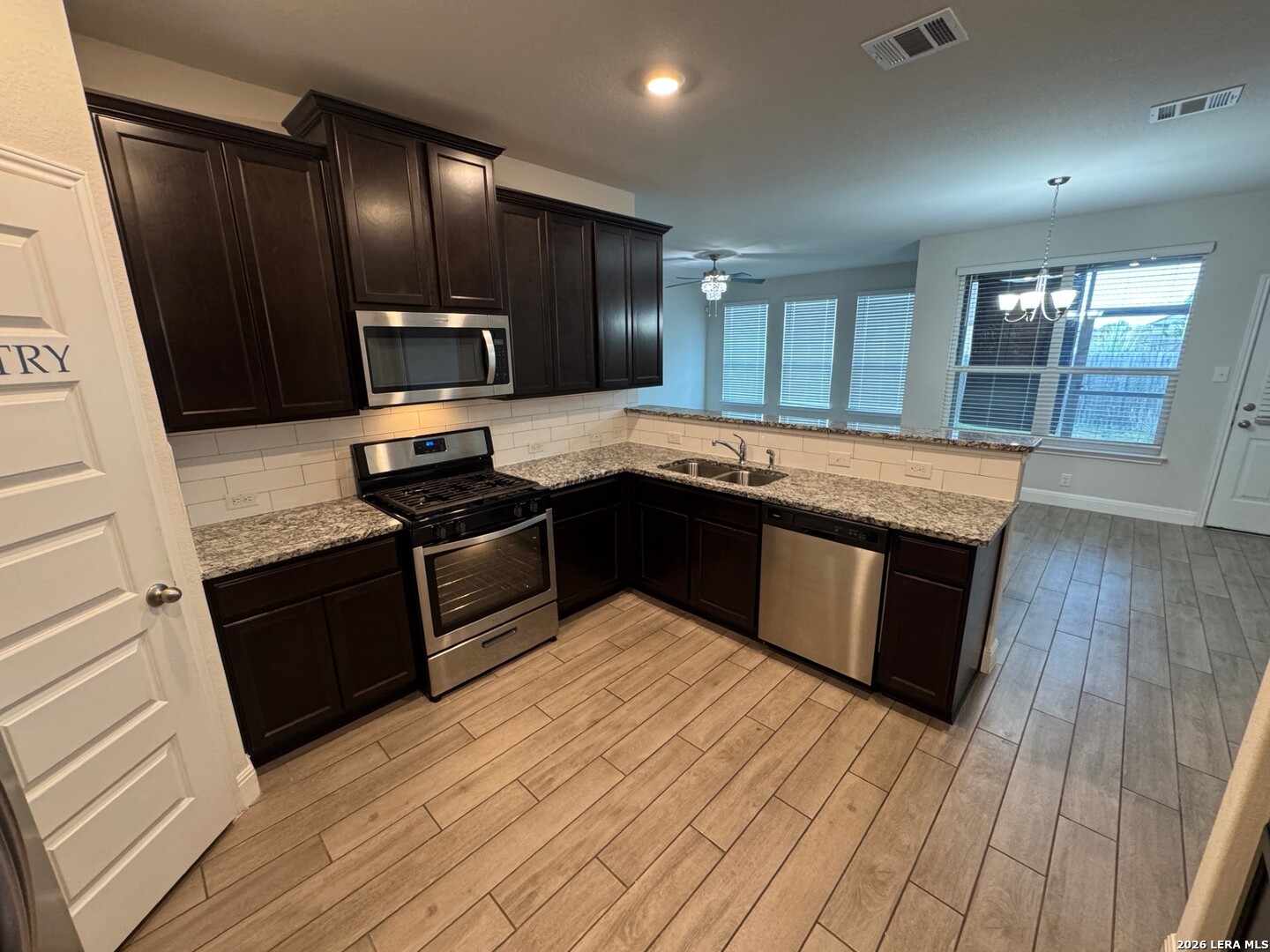 330 SINGING BRK, Cibolo, TX 78108