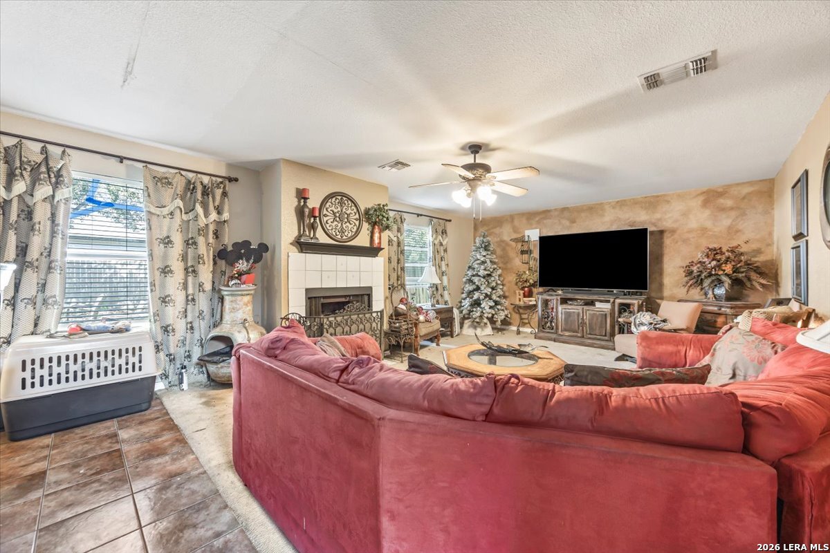 9926 AUTUMN HOLW, Converse, TX 78109