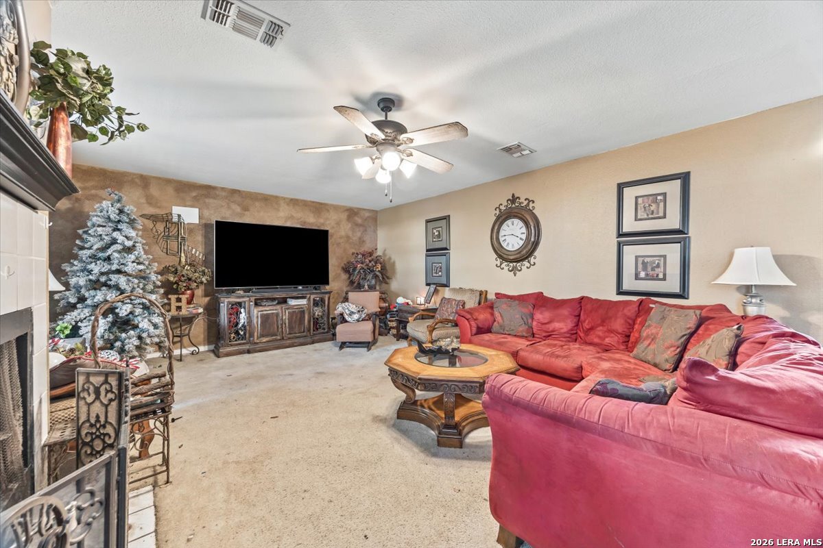 9926 AUTUMN HOLW, Converse, TX 78109