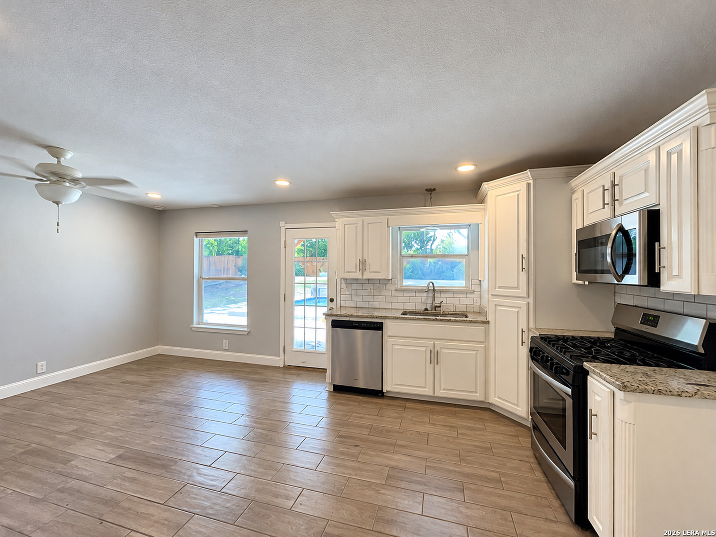 126 Longridge Dr, San Antonio, TX 78228