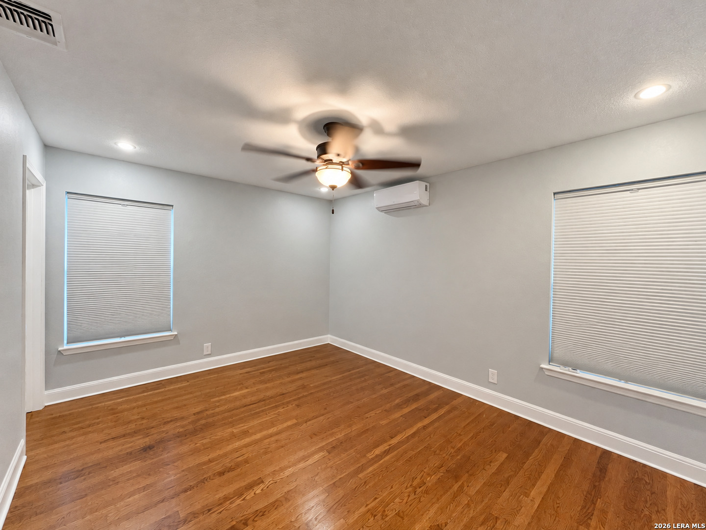 126 Longridge Dr, San Antonio, TX 78228