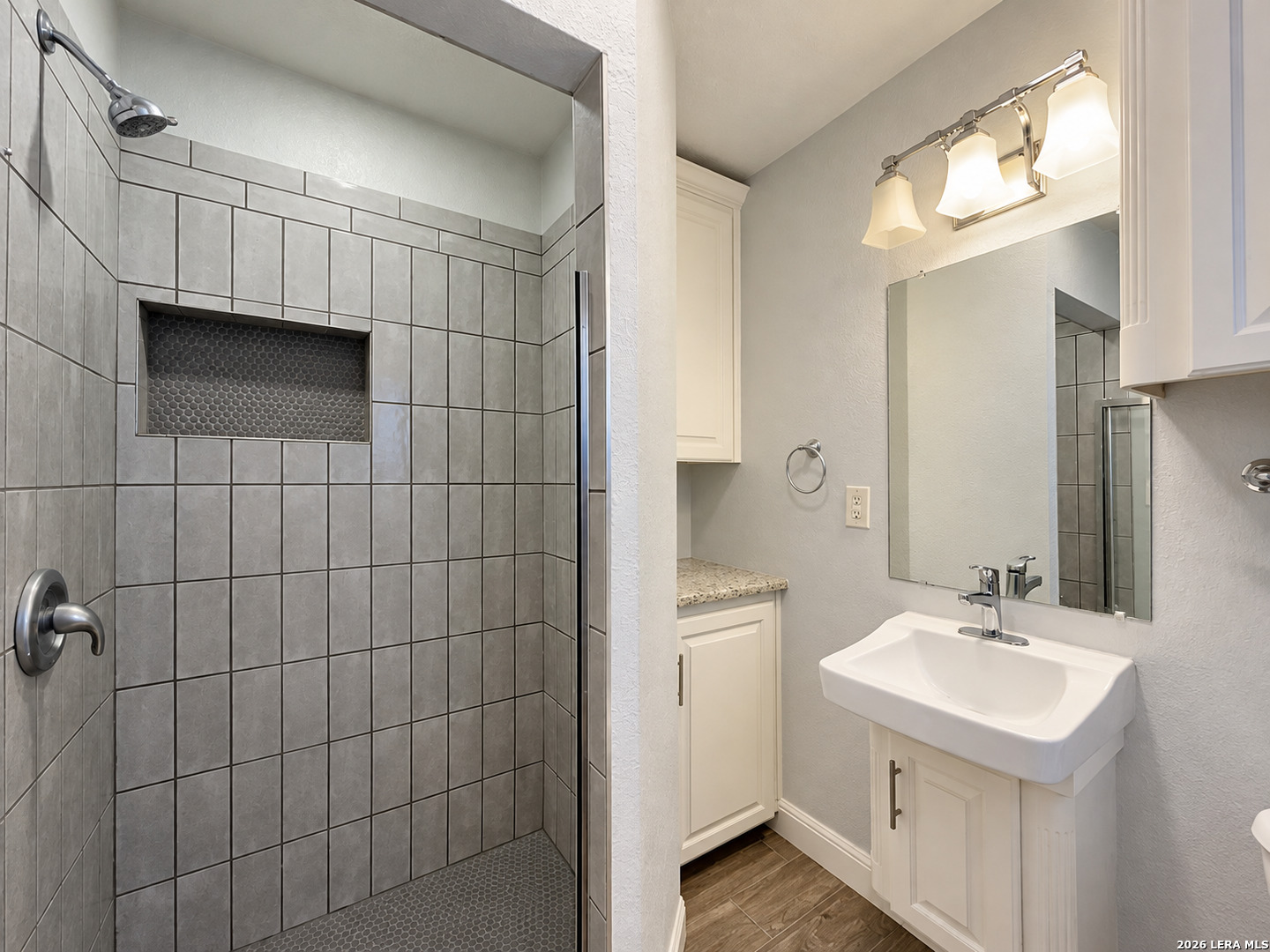 126 Longridge Dr, San Antonio, TX 78228