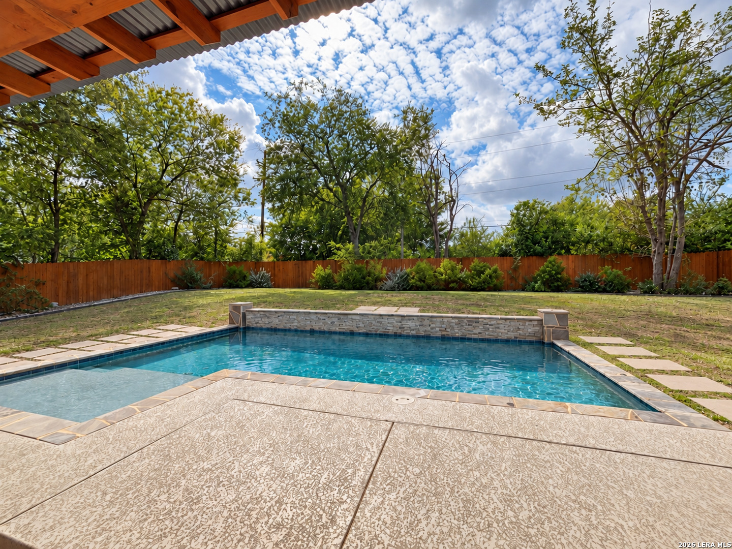 126 Longridge Dr, San Antonio, TX 78228