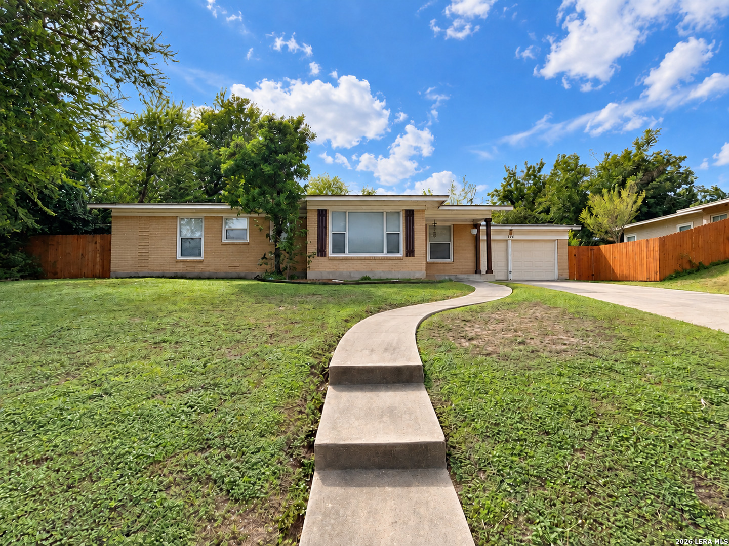 126 Longridge Dr, San Antonio, TX 78228