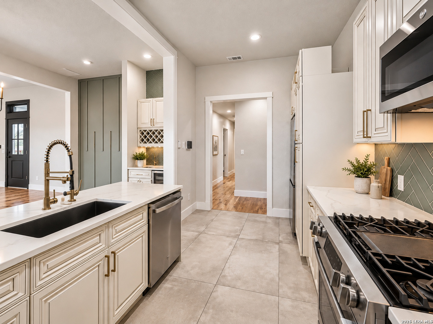 826 DAWSON ST, San Antonio, TX 78202