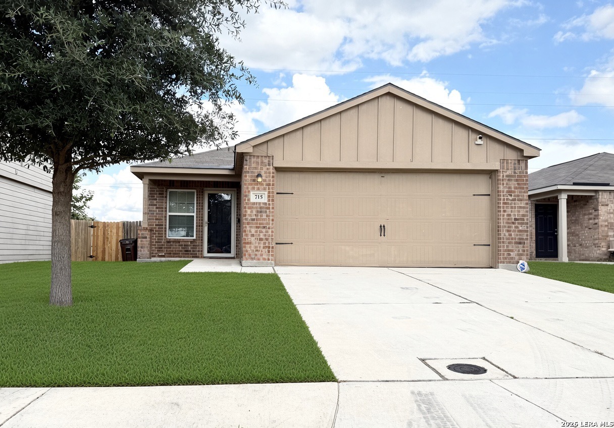 Property photo for 715 Veloway Trl, New Braunfels, TX