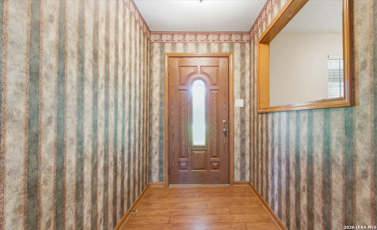 117 Oak Fields Dr, Floresville, TX 78114