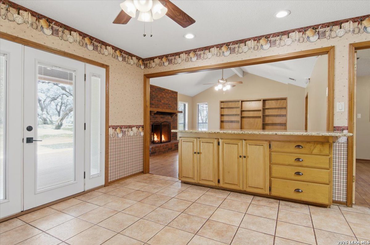117 Oak Fields Dr, Floresville, TX 78114
