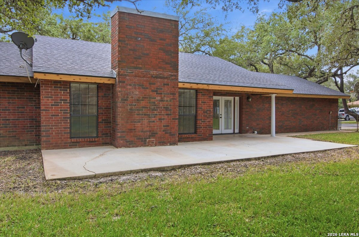 117 Oak Fields Dr, Floresville, TX 78114