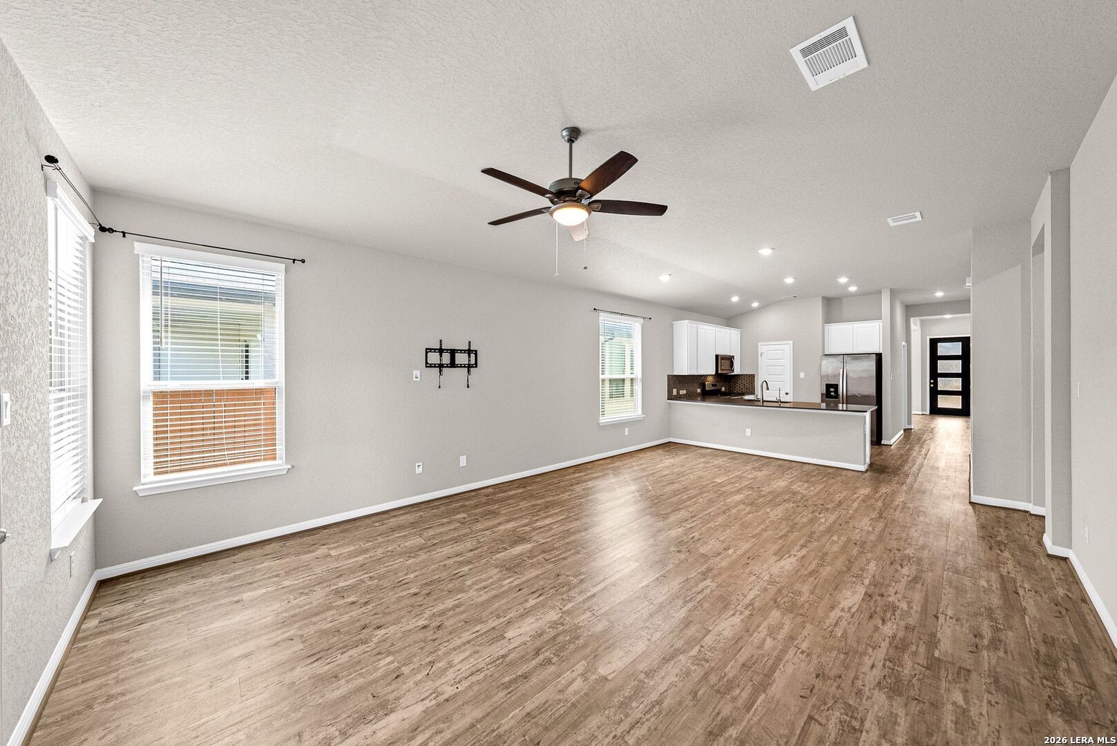 11563 Lightning Way, San Antonio, TX 78245