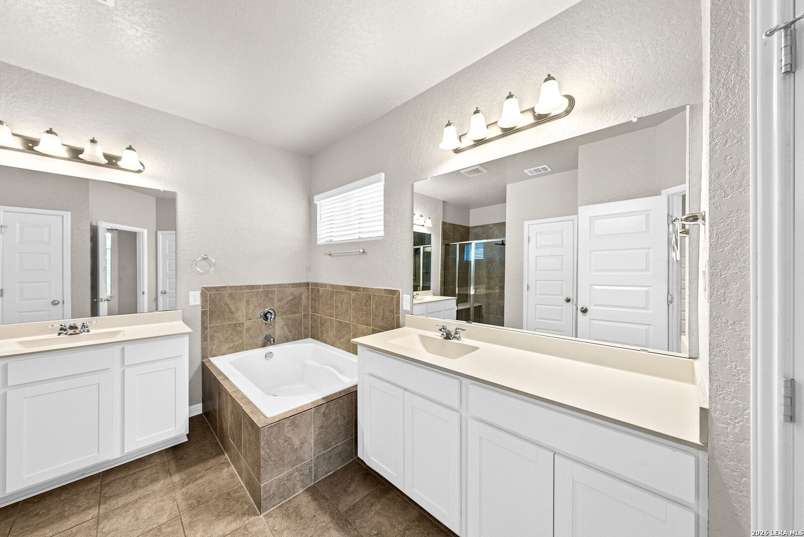 11563 Lightning Way, San Antonio, TX 78245