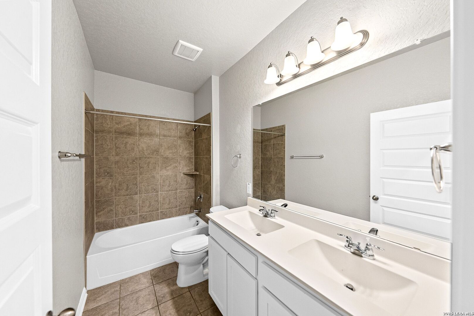 11563 Lightning Way, San Antonio, TX 78245