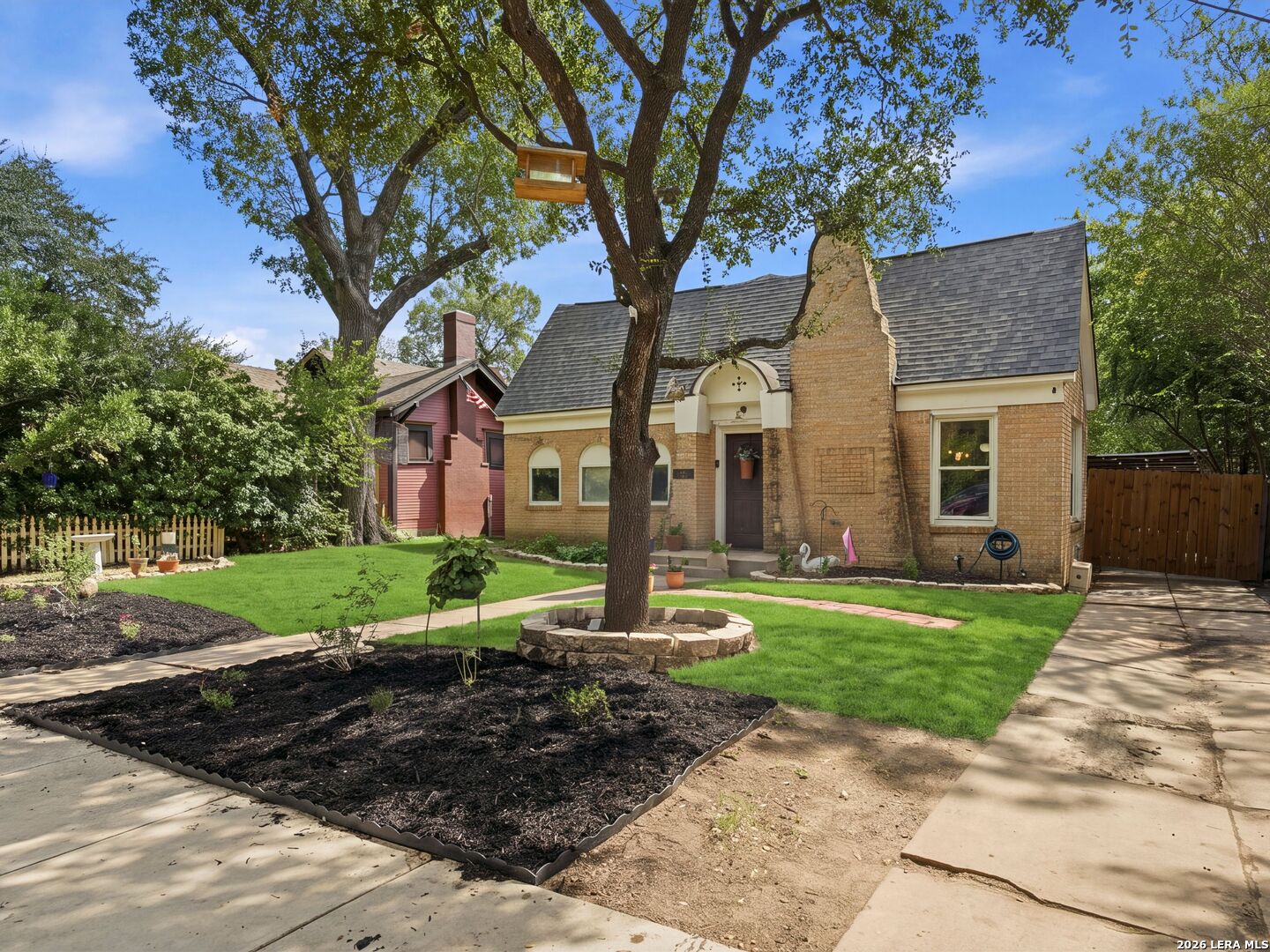 Property photo for 2024 W Summit Avenue, San Antonio, TX