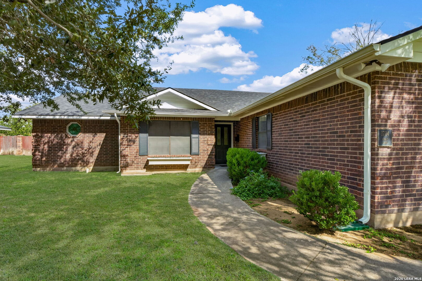 1704 STRAIT LN, Pleasanton, TX 78064