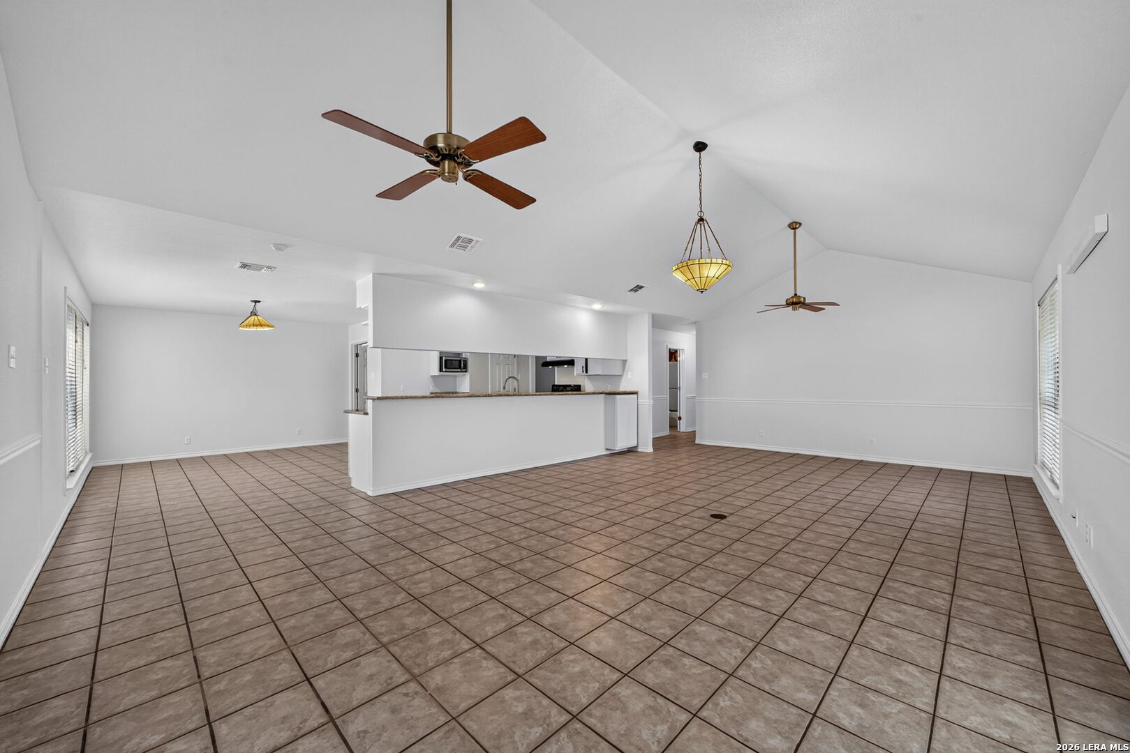 1704 STRAIT LN, Pleasanton, TX 78064