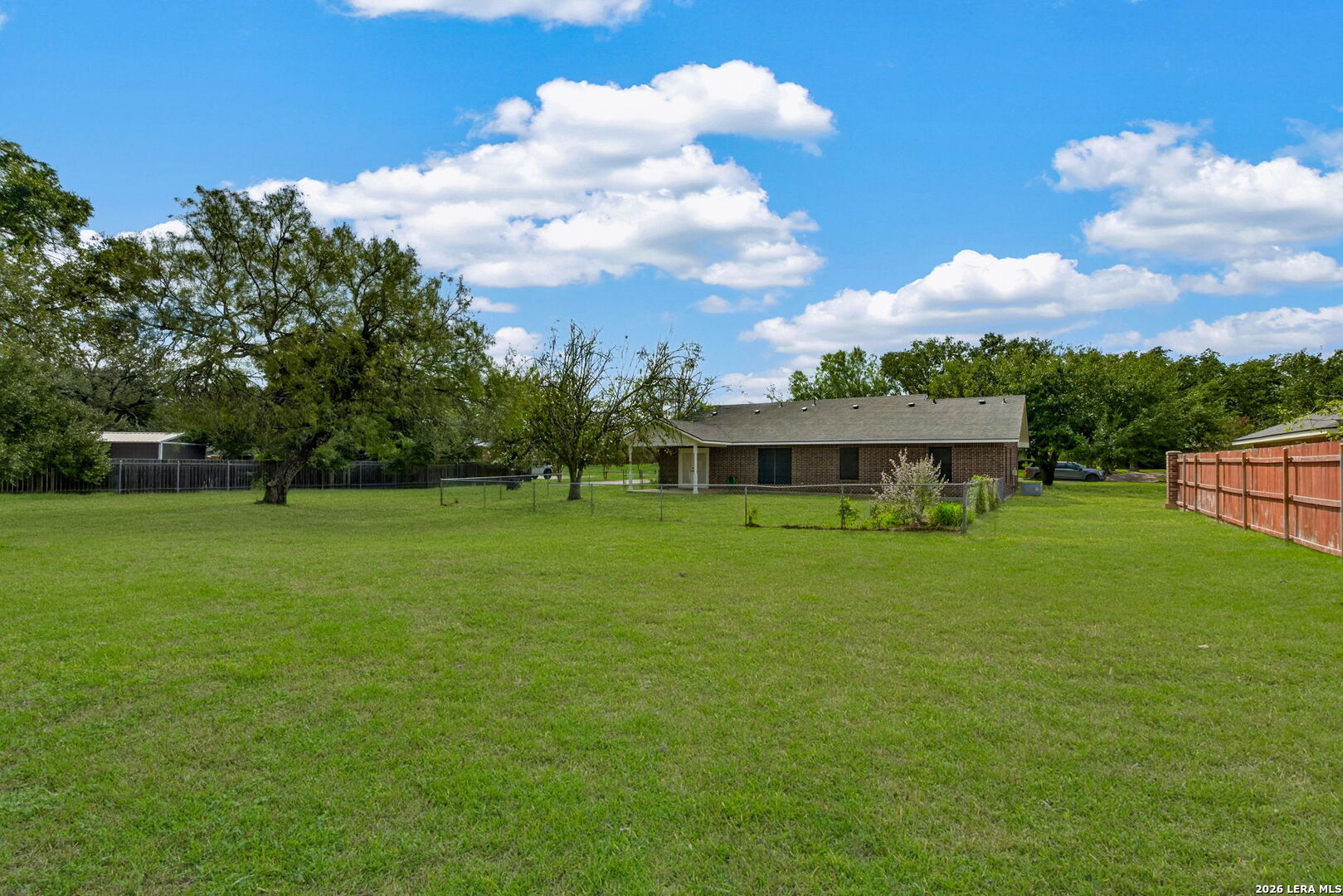 1704 STRAIT LN, Pleasanton, TX 78064