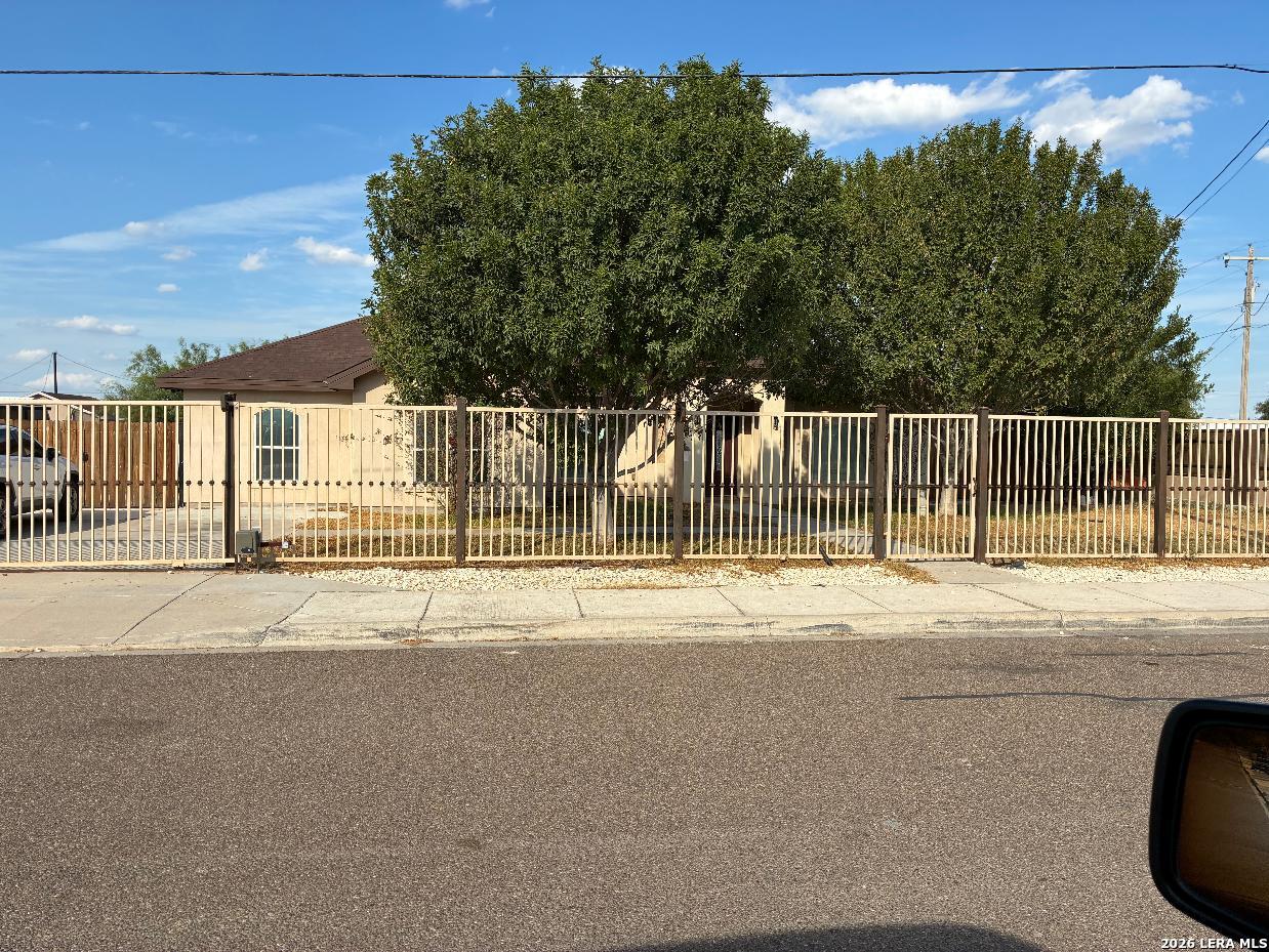 Property photo for 369 Herrera Dr, Eagle Pass, TX