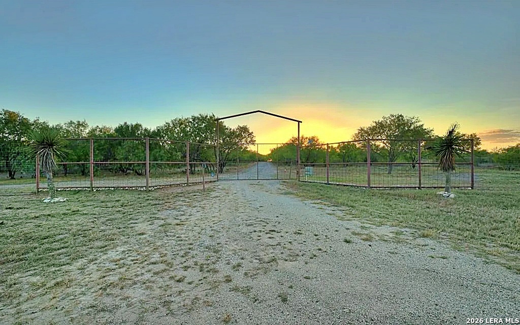 830 County Road 339, Jourdanton, TX 78026