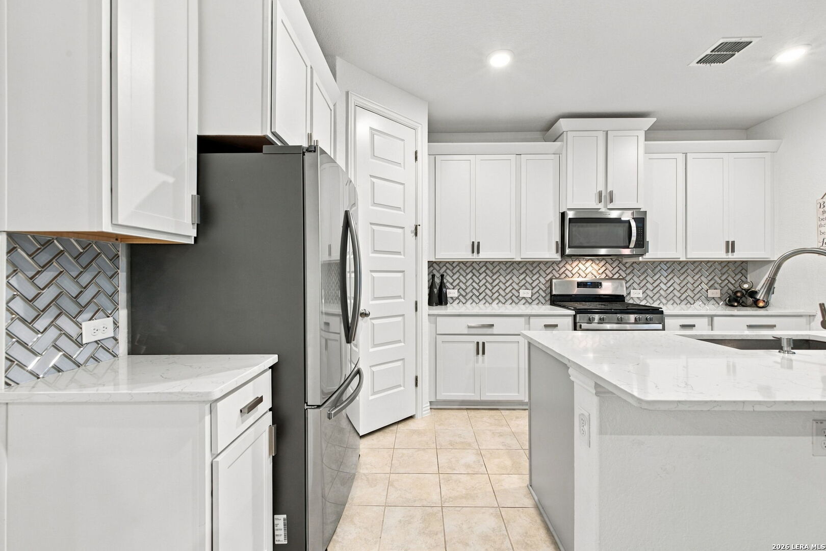 6615 Hoffman Plain, San Antonio, TX 78252