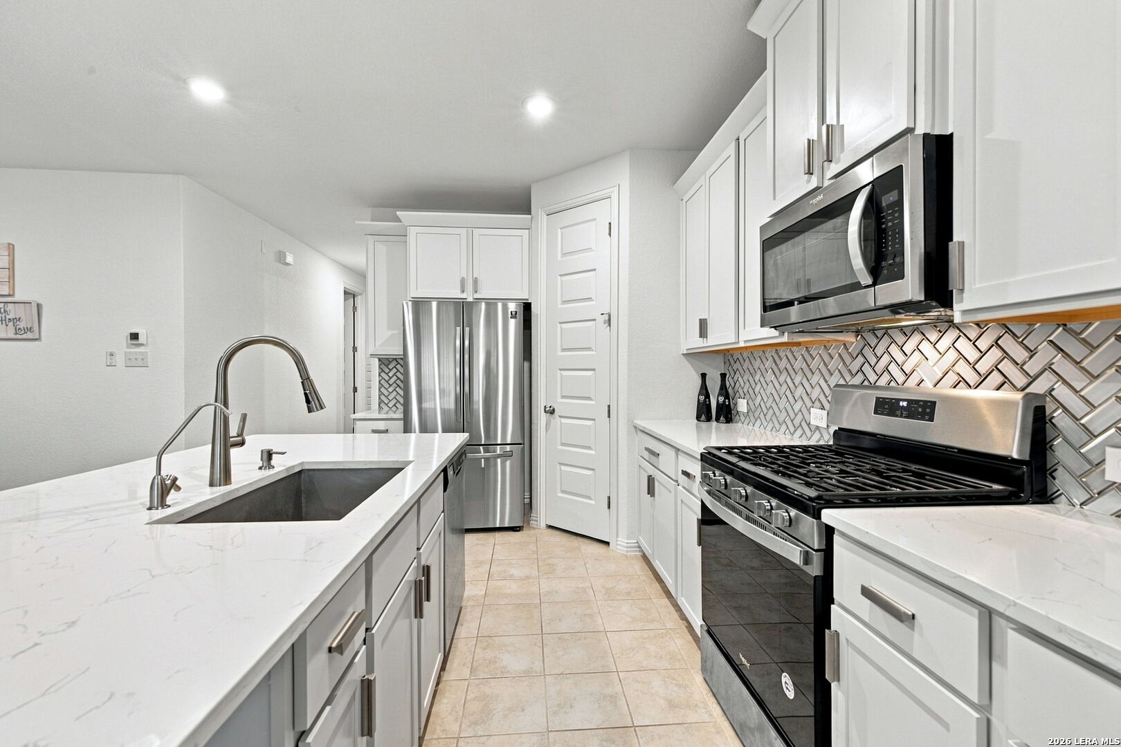 6615 Hoffman Plain, San Antonio, TX 78252