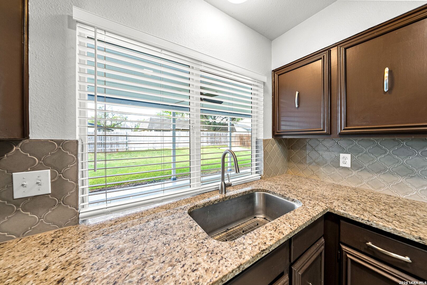 6715 OAK LAKE DR, San Antonio, TX 78244