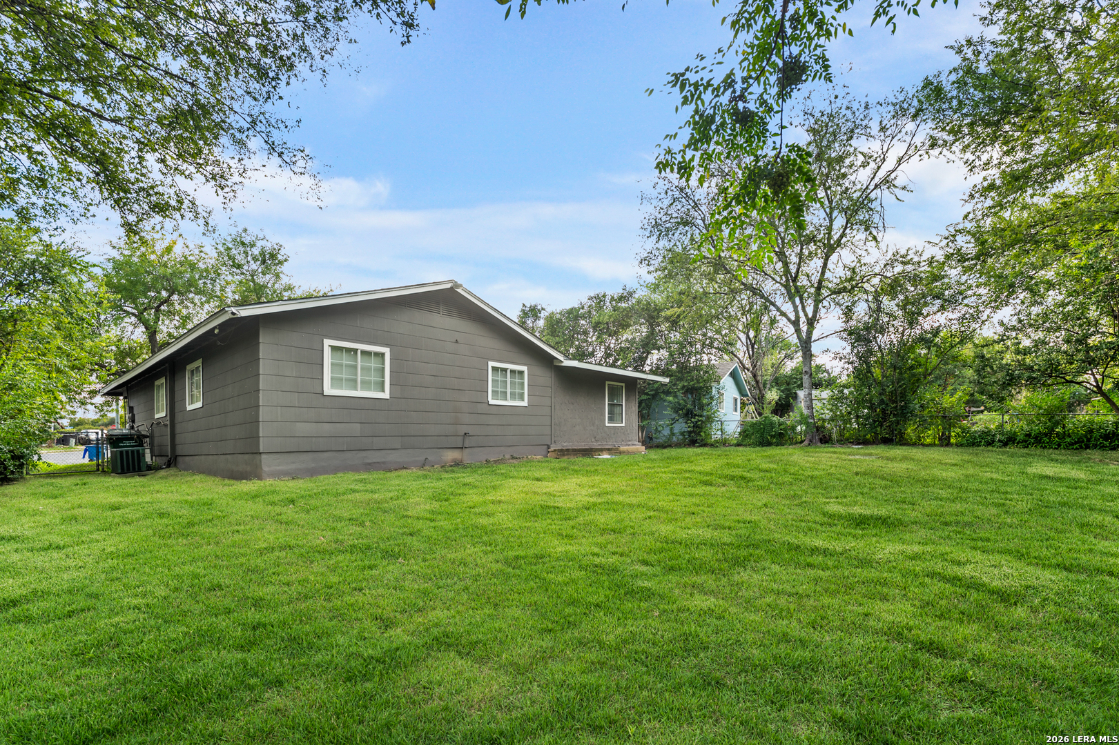 402 Park Field Dr, San Antonio, TX 78227