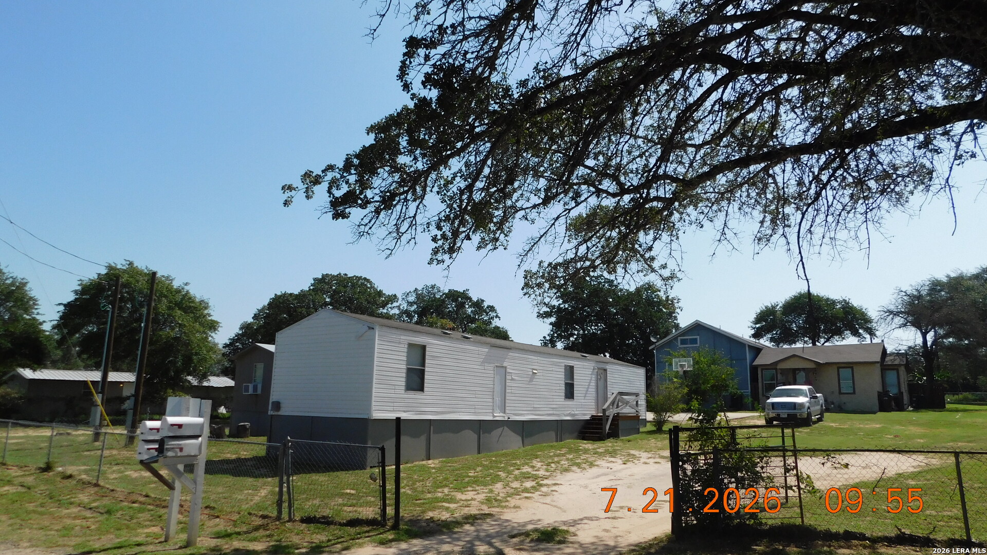 425 POST OAK RD, Poteet, TX 78065