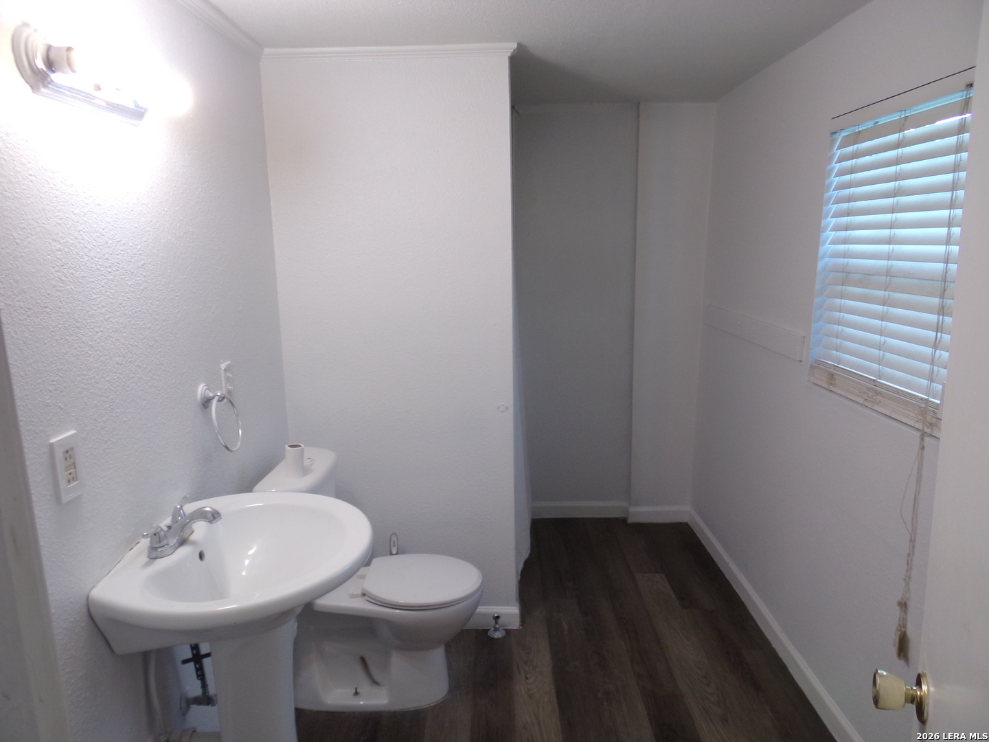 102 Westminster Ave, San Antonio, TX 78228