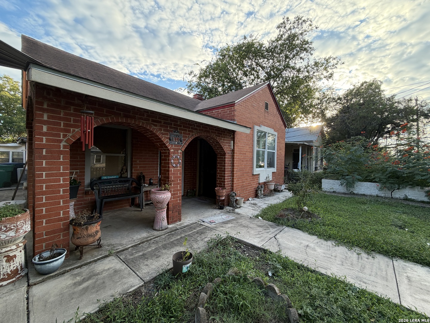 Property photo for 810 Dawson St, San Antonio, TX