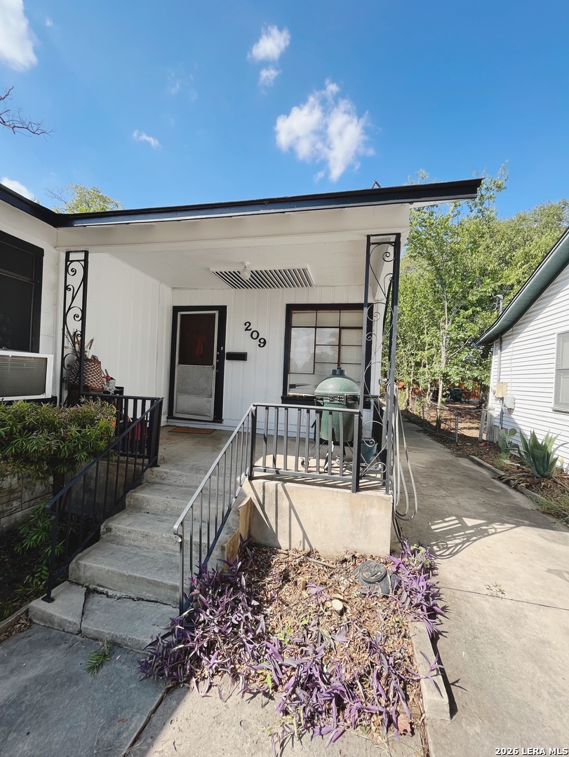 209-211 Shadwell Dr, San Antonio, TX 78228