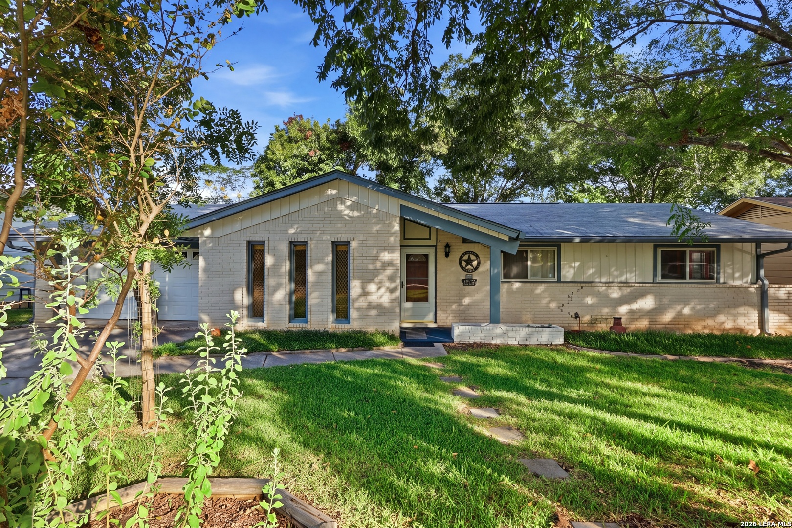 Property photo for 6926 DESILU DR, San Antonio, TX