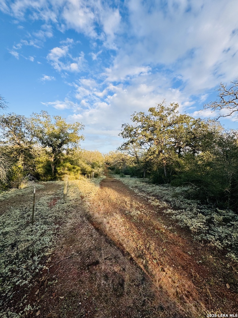 1410 W County Road 109, Leesville, TX 78122