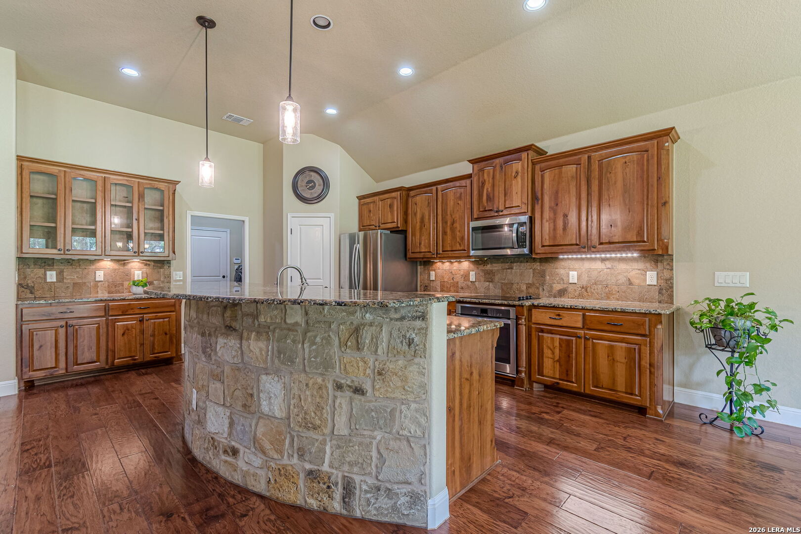 2628 Wolf Lair, photo 7