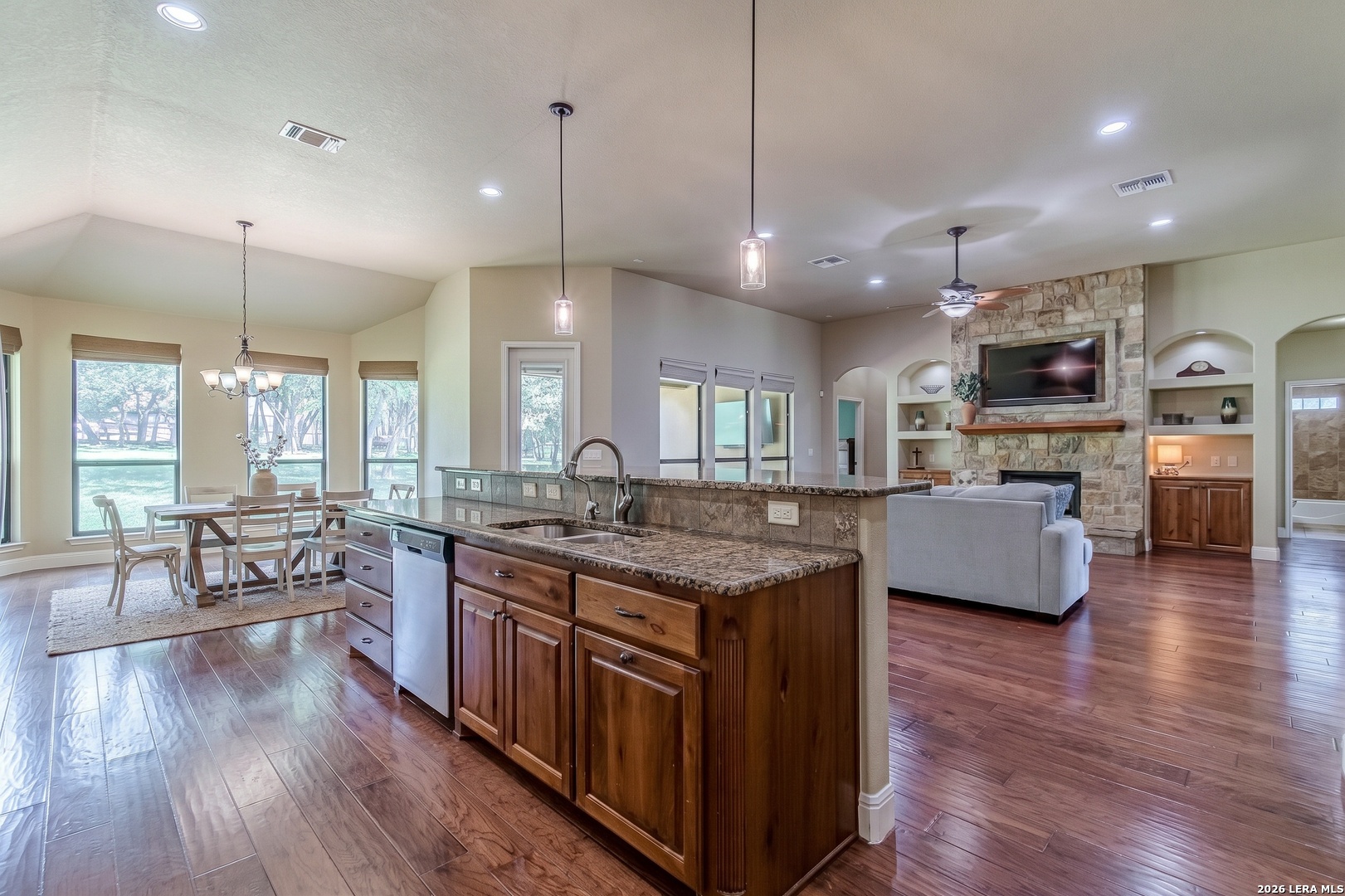 2628 Wolf Lair, photo 8