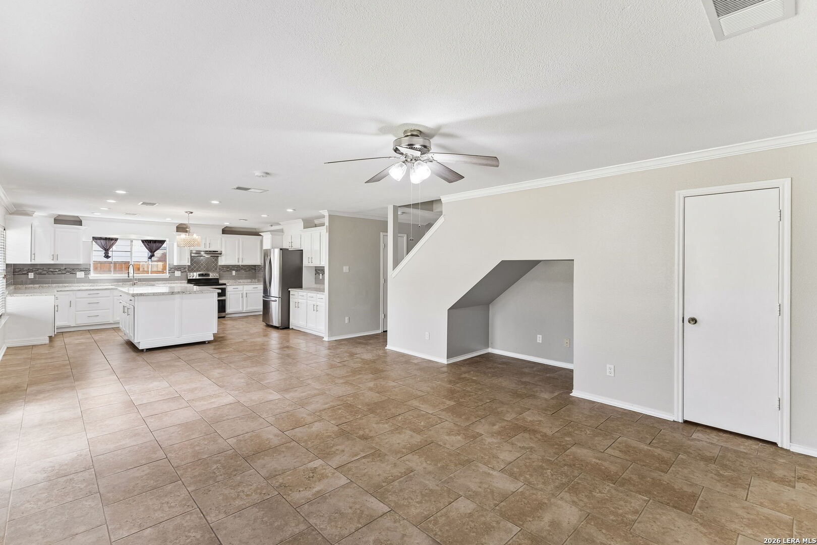9011 Via Hermosa, San Antonio, TX 78245