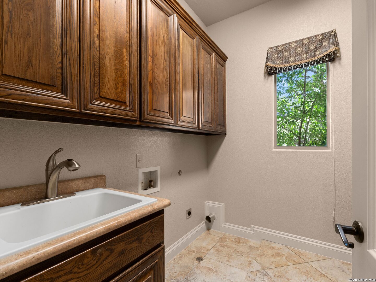 1911 My Anns Hill, San Antonio, TX 78258