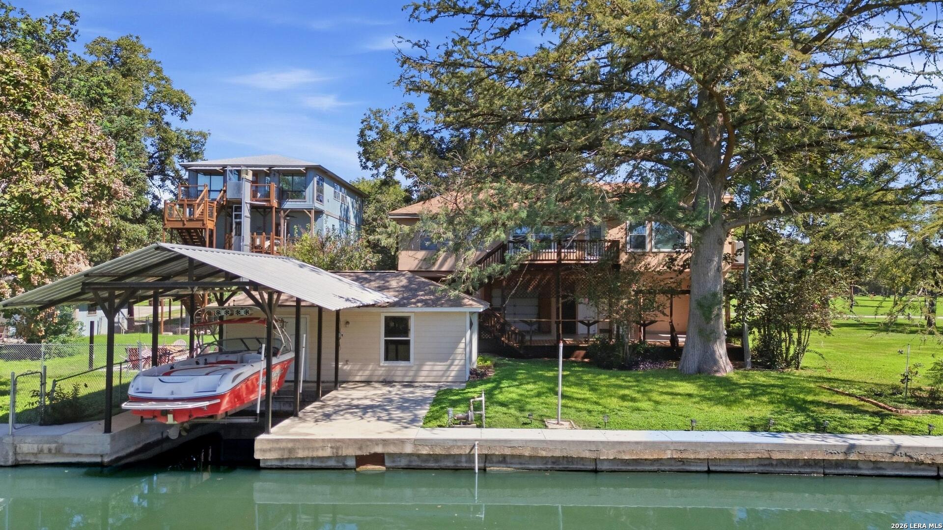 Property photo for 124 LAKESIDE DR, Seguin, TX