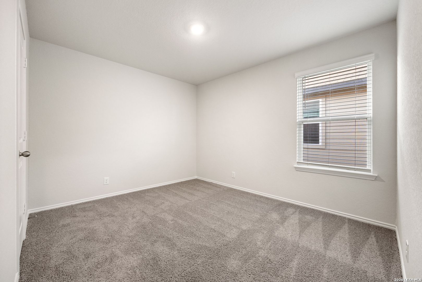 148 CHIPPING ALY, Floresville, TX 78114
